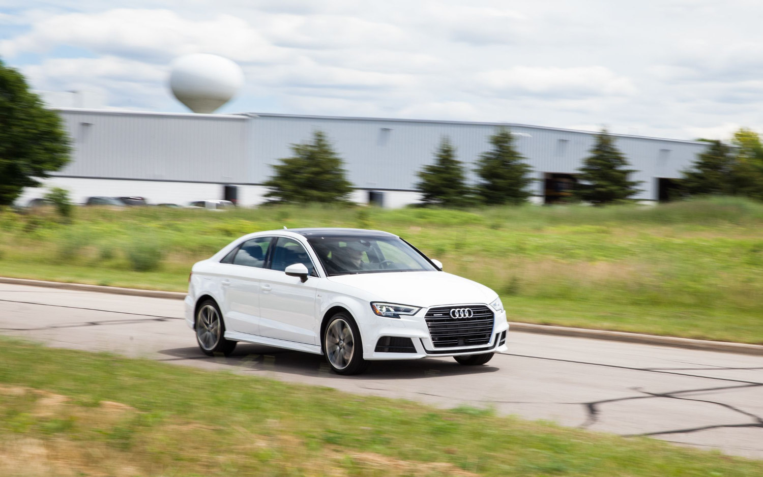 Comparison Audi A3 2.0 TFSI Prestige quattro 2019 vs Audi Q2 S